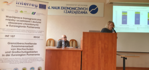 Prof. Beata Bieszk-Stolorz und Dr. Krzysztof Dmytrów während der Präsentation der Ergebnisse der Erhebungen Foto: Dr. Dawid Dawidowicz